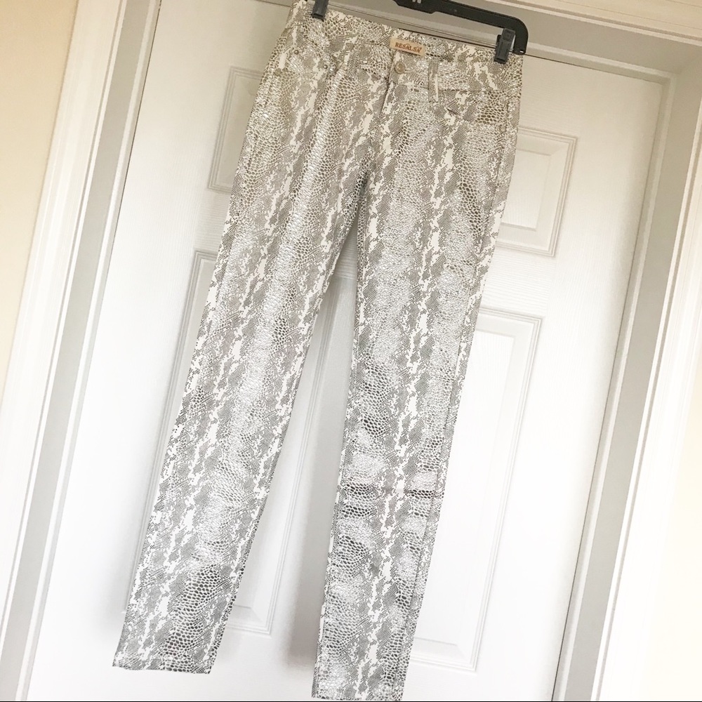 NWT Size Small (27) Resalsa Snake Print Ultra Skinny Jeans